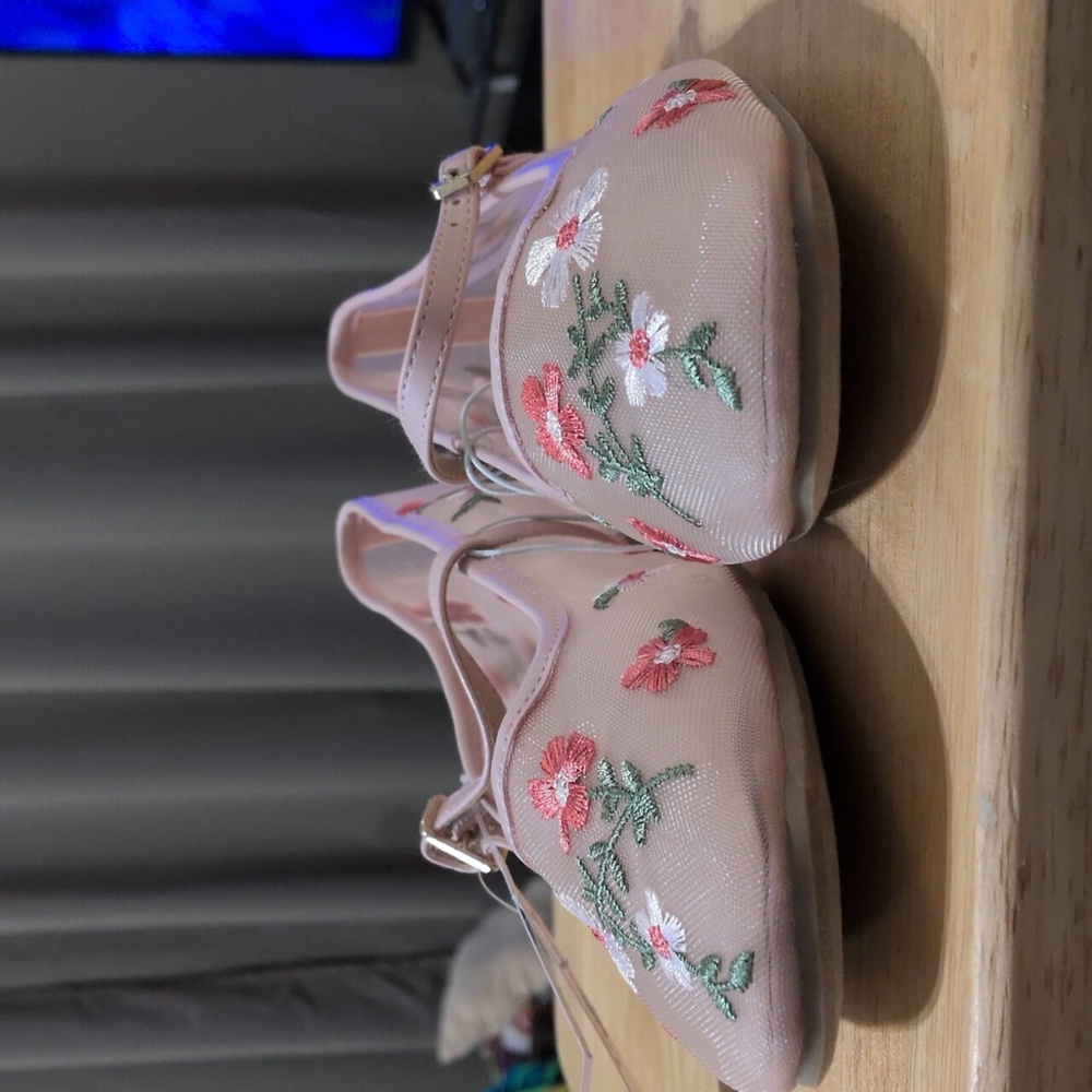 Adorable Pink Flowered Mesh Flats - Picture 5 of 5